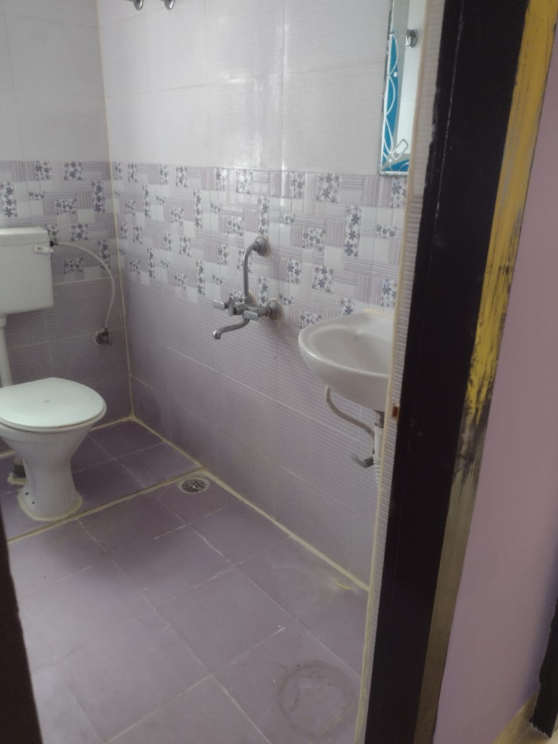 Unfurnished 3bhk in Radha Nagar Path, Barbari Village, Guwahati, Assam, India for Rent